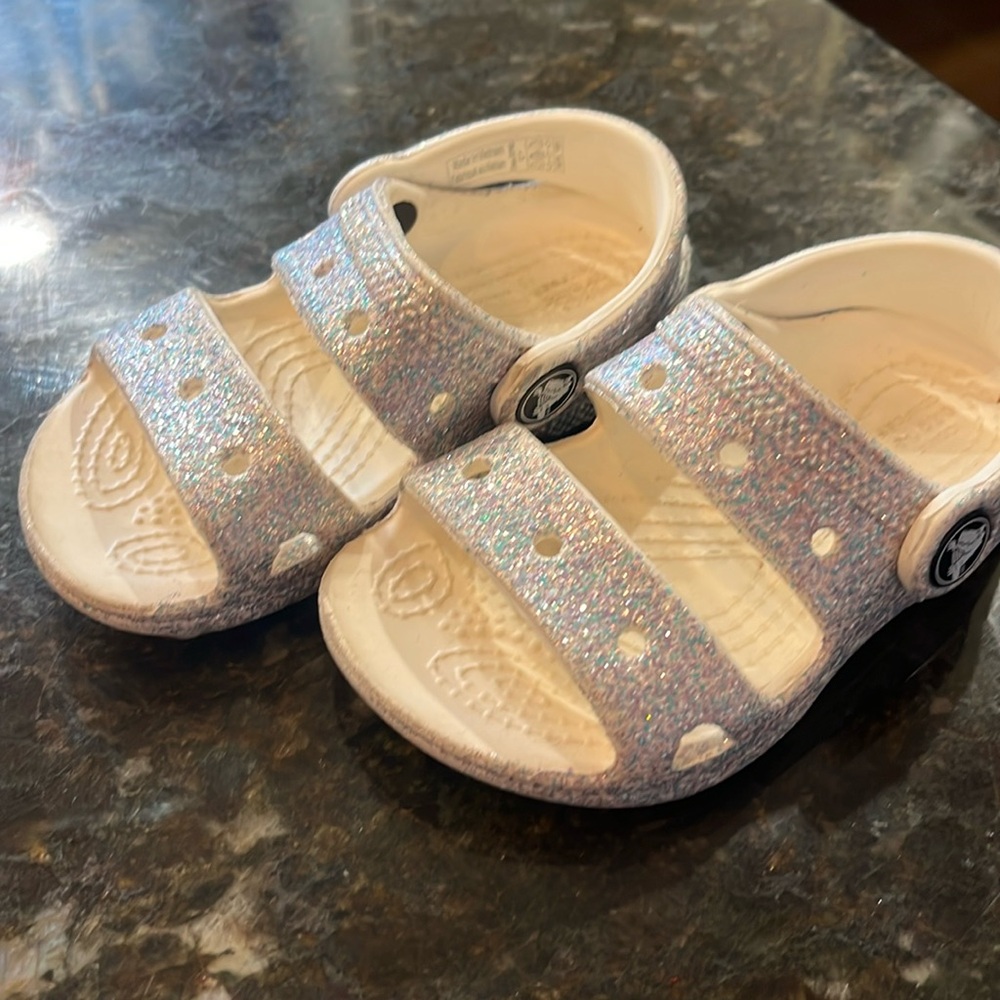 Toddler crocs